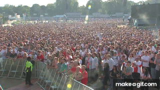 30,000 fans in Hyde Park celebrate England goal in World Cup semi-final on  Make a GIF