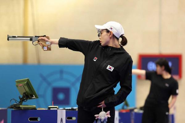 CHATEAUROUX, FRANCE - JULY 28: Kim Yeji of Team Republic of Korea shoots during the Women’s 10m Air Pistol Final on day two of the Olympic Games Paris 2024 at Chateauroux Shooting Centre on July 28, 2024 in Chateauroux, France. (Photo by Charles McQuillan/Getty Images)