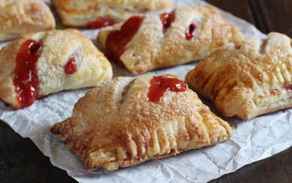 STRAWBERRY TURNOVERS - Cook with Kushi